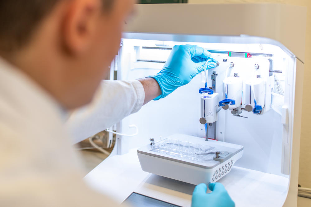 In the pre-exploration project, infection of the human lung by SARS-CoV-2 is studied using a model system generated via 3D bio-printing.