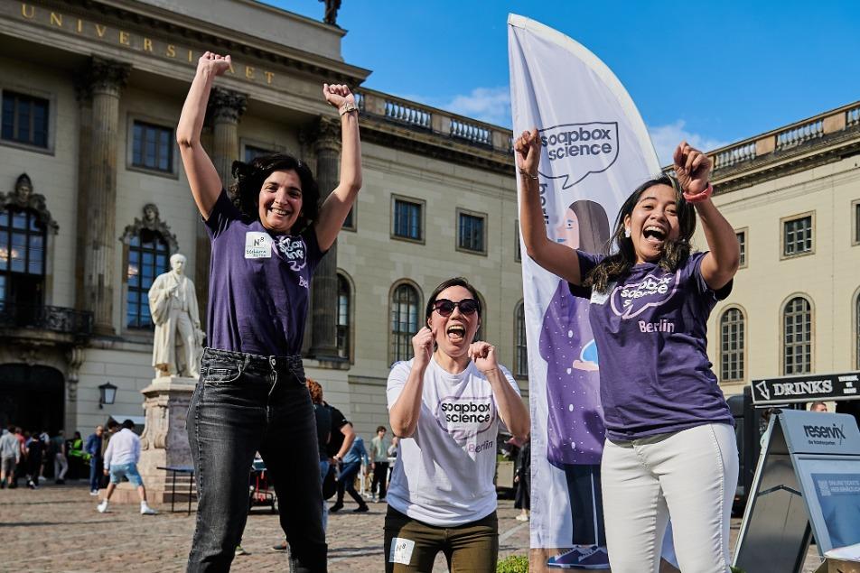 Soapbox Science at Charlottenburg Castle