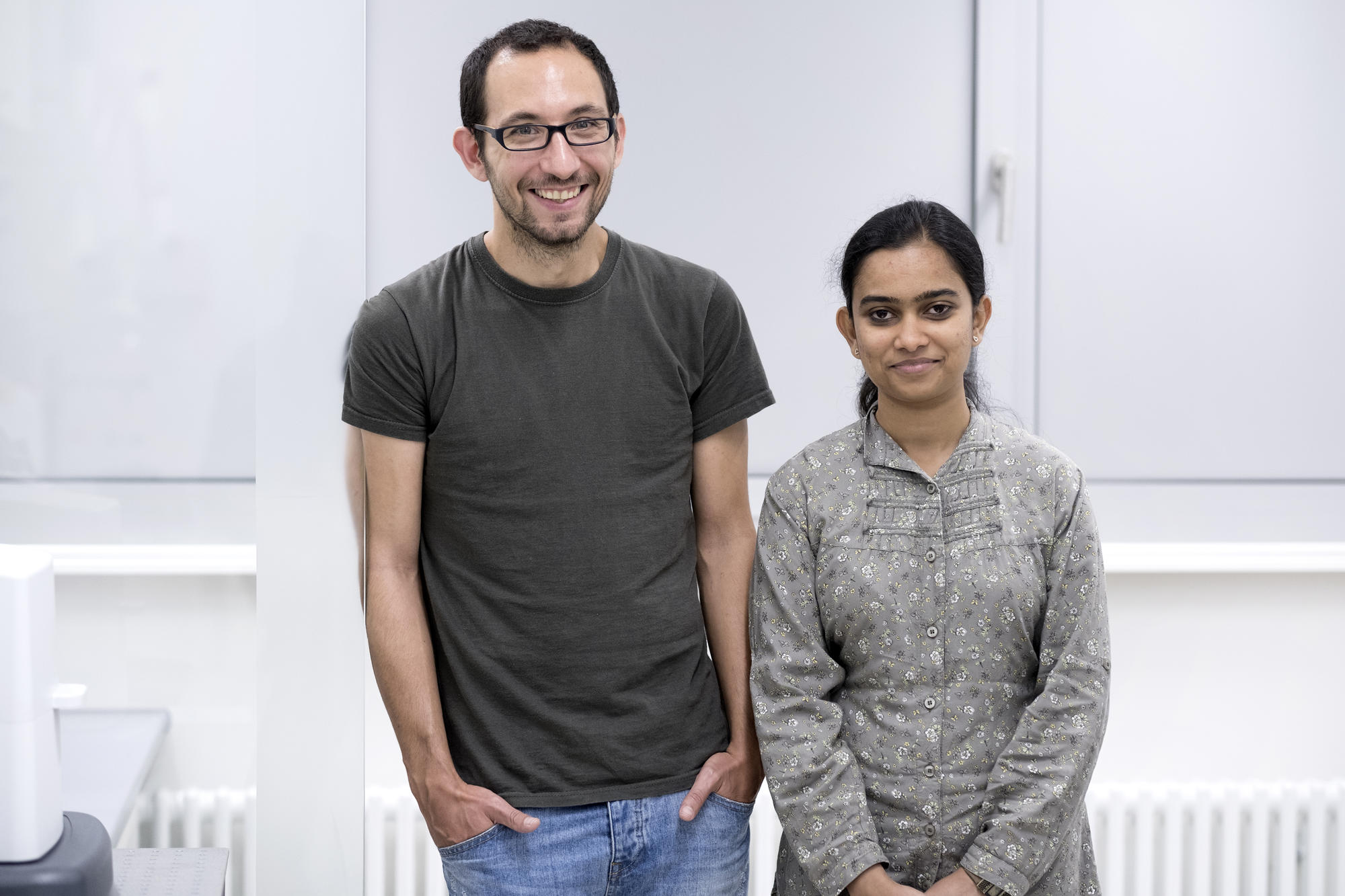 The School of Analytical Sciences Adlershof drew doctoral candidates Yesudas and Rodriguez with its combination of state-of-the-art equipment, interdisciplinarity, and diversity of ongoing projects.