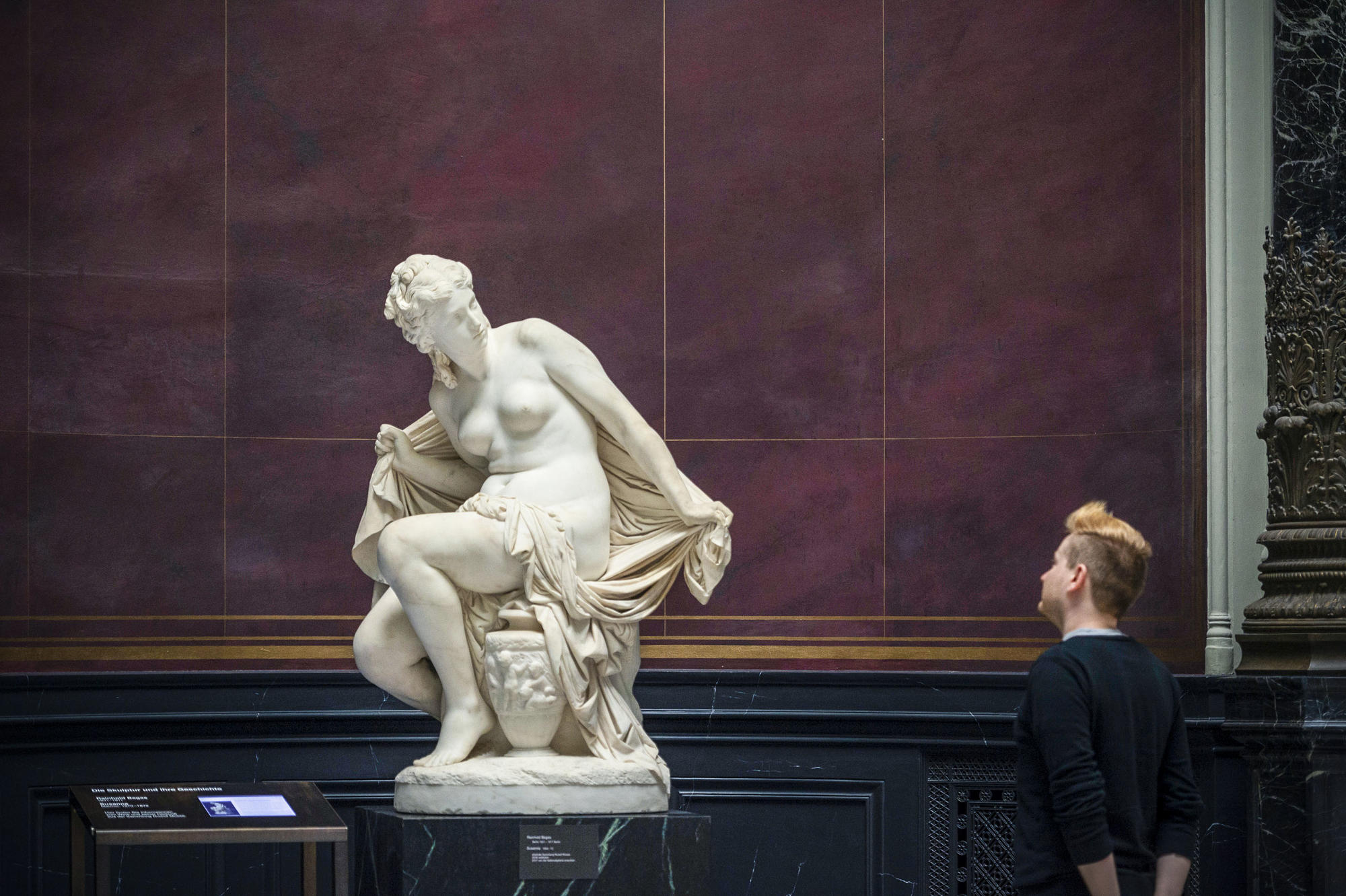 The figure “Susanna” by sculptor Reinhold Begas is in the Alte Nationalgalerie Berlin. It was part of the art collection of the German-Jewish publisher Rudolf Mosse.