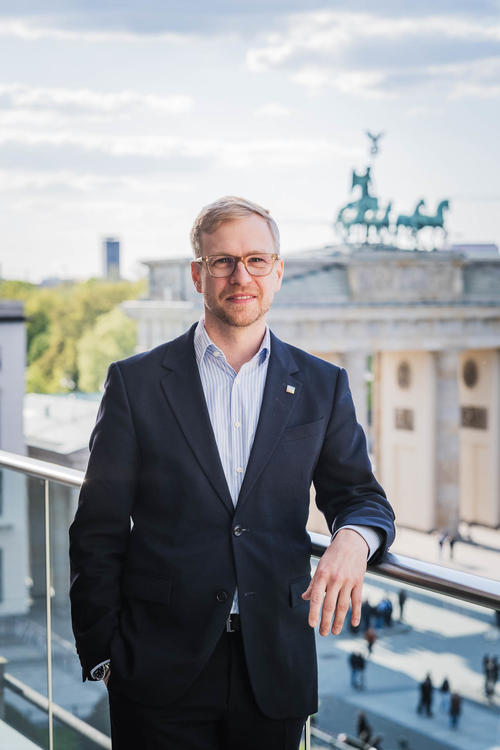 Dr. Martin Mann