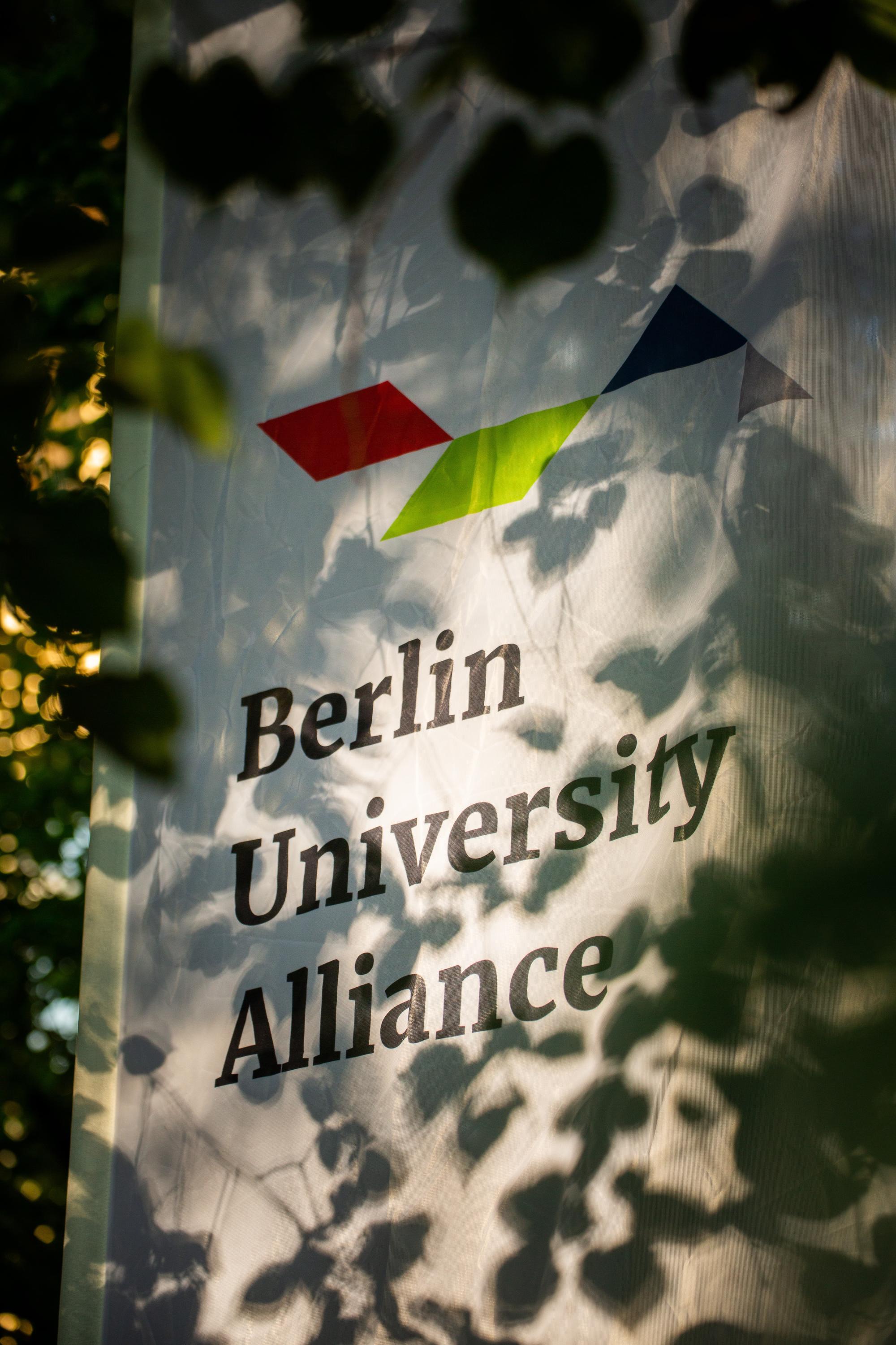 Berlin University Alliance (Logo) portrait format