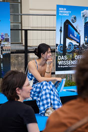 Auf der BUA-Tribüne