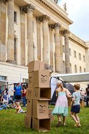 Im Ehrenhof der HU Berlin.