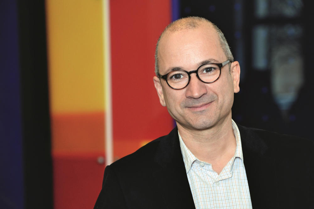 Steffen Martus erhielt 2015 den renommierten Gottfried Wilhelm Leibniz-Preis. Seine Publikationen sind nicht nur wissenschaftliche Standardwerke, sondern auch bei nicht-akademischem Publikum beliebt.