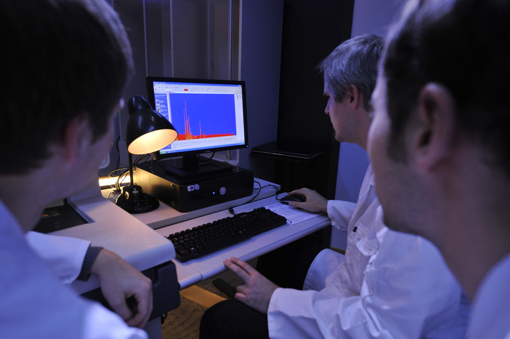 Wissenschaftlerinnen und Wissenschaftler erzeugen eine enorme Vielfalt an Forschungsdaten. Durch nachhaltige Verarbeitung und Archivierung werden diese Daten auch für andere Forscherinnen und Forscher nutzbar.