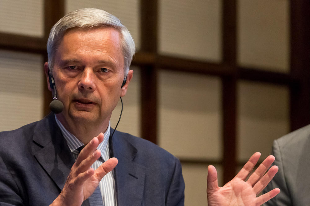 Der Präsident der Technischen Universität Berlin, Christian Thomsen auf dem Podium des 95. Treffpunkt WissensWerte.