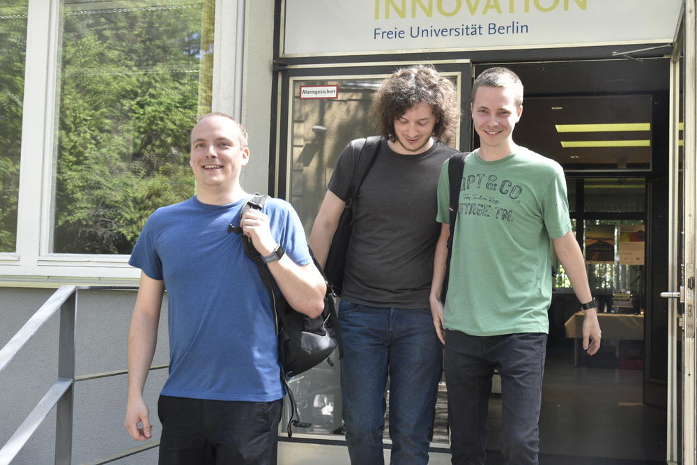 Andreas Ganske, Simon Kempendorf und Fabio Tacke von der Humboldt-Universität zu Berlin treten unter dem Teamnamen „Let’s meet“ an.