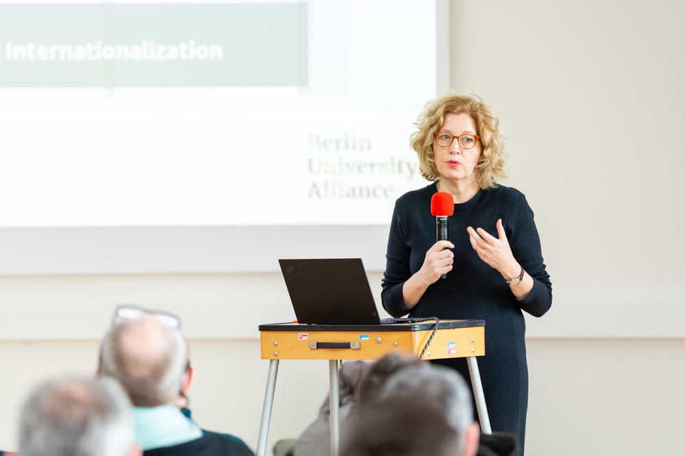 Martina Löw, Professorin für Architektur- und Planungssoziologie an der Technischen Universität Berlin, ist Mitglied des Steering Committee "Grand Challenge Initiatives".