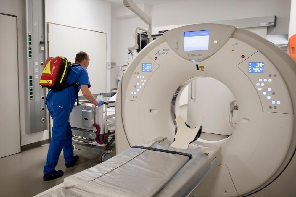 The number of radiological examinations at Charité increased by five percent last year. The image is a computed tomography (CT) scanner.