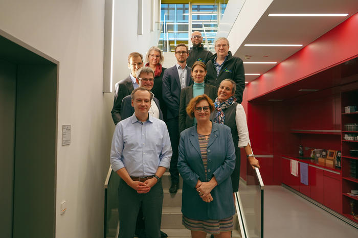 Dr. Ina Czyborra (v.r.), Wissenschaftssenatorin des Landes Berlin, besucht die Berliner Exzellenzcluster, Copyright: Antonia Aalders / UniSysCat