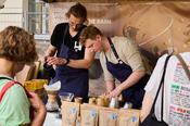 Es wurde der BUA x The Barn-Kaffee ausgeschenkt.