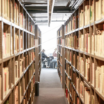 Regalreihen, Universitätsbibliothek der FU Berlin | Credit: Michael Zalewski